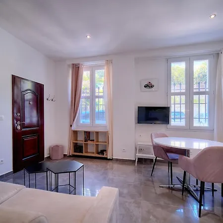 Appartement Immogroom - Immeuble Louisette Avec 6 - Jardin - Climatisation *